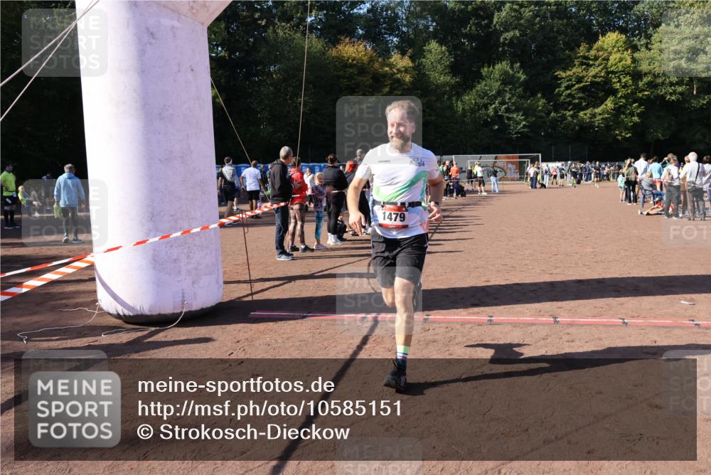 27.09.2026 - 35. Volkslauf durch das schöne Alstertal Strokosch-Dieckow http://msf.ph/oto/10585151 27.09.2026 11:47:52 Ziel 1479, 1501 meine-sportfotos.de