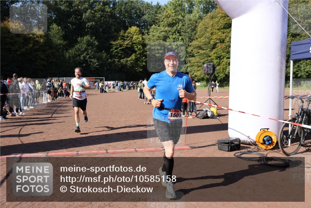 27.09.2026 - 35. Volkslauf durch das schöne Alstertal Strokosch-Dieckow http://msf.ph/oto/10585158 27.09.2026 11:47:51 Ziel 1479, 1501 meine-sportfotos.de