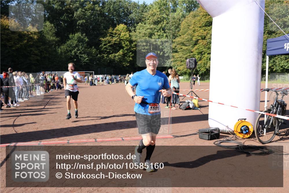27.09.2026 - 35. Volkslauf durch das schöne Alstertal Strokosch-Dieckow http://msf.ph/oto/10585160 27.09.2026 11:47:51 Ziel 1479, 1501 meine-sportfotos.de