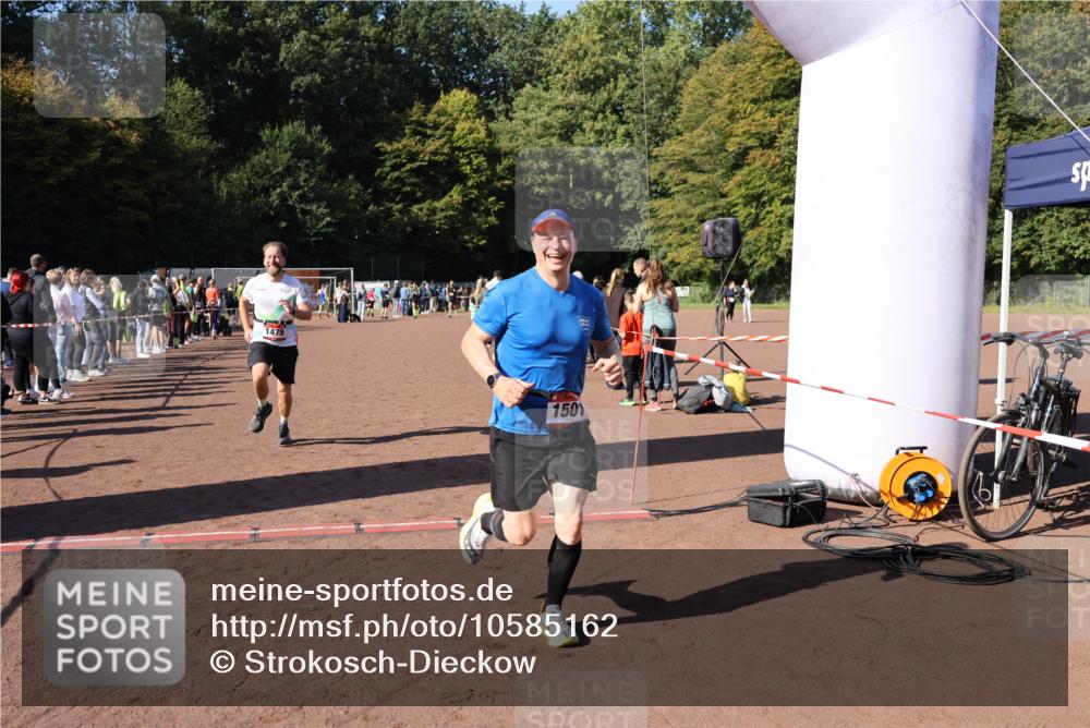 27.09.2026 - 35. Volkslauf durch das schöne Alstertal Strokosch-Dieckow http://msf.ph/oto/10585162 27.09.2026 11:47:51 Ziel 1479, 1501 meine-sportfotos.de
