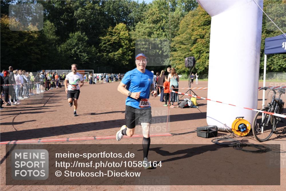 27.09.2026 - 35. Volkslauf durch das schöne Alstertal Strokosch-Dieckow http://msf.ph/oto/10585164 27.09.2026 11:47:51 Ziel 1479, 1501 meine-sportfotos.de