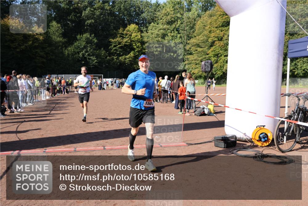 27.09.2026 - 35. Volkslauf durch das schöne Alstertal Strokosch-Dieckow http://msf.ph/oto/10585168 27.09.2026 11:47:51 Ziel 1479, 1501 meine-sportfotos.de
