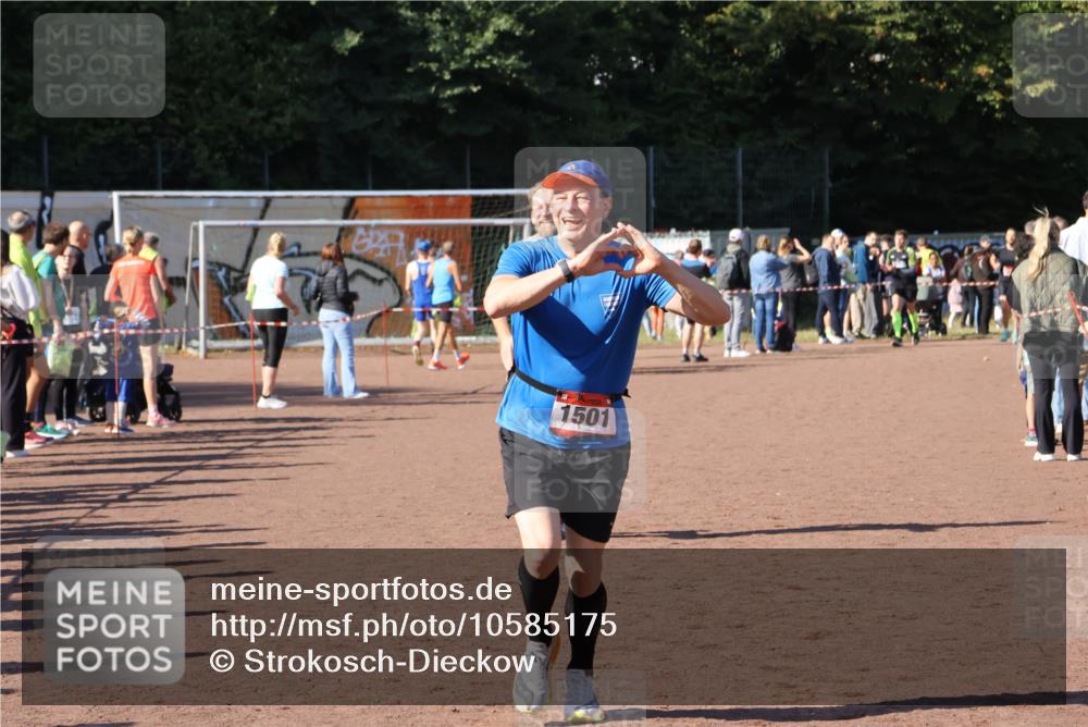 27.09.2026 - 35. Volkslauf durch das schöne Alstertal Strokosch-Dieckow http://msf.ph/oto/10585175 27.09.2026 11:47:49 Ziel 1479, 1501 meine-sportfotos.de
