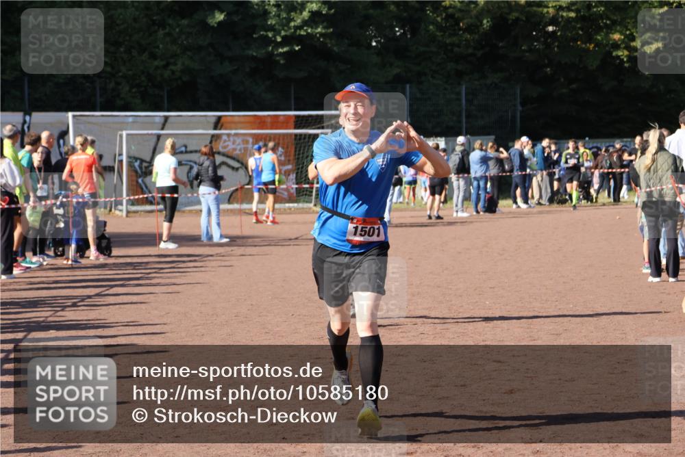 27.09.2026 - 35. Volkslauf durch das schöne Alstertal Strokosch-Dieckow http://msf.ph/oto/10585180 27.09.2026 11:47:49 Ziel 1479, 1501 meine-sportfotos.de