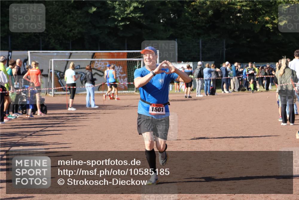 27.09.2026 - 35. Volkslauf durch das schöne Alstertal Strokosch-Dieckow http://msf.ph/oto/10585185 27.09.2026 11:47:49 Ziel 1479, 1501 meine-sportfotos.de