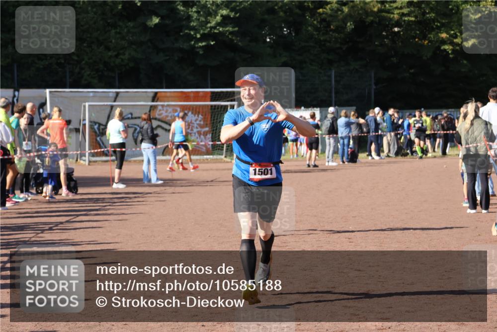 27.09.2026 - 35. Volkslauf durch das schöne Alstertal Strokosch-Dieckow http://msf.ph/oto/10585188 27.09.2026 11:47:49 Ziel 1479, 1501 meine-sportfotos.de