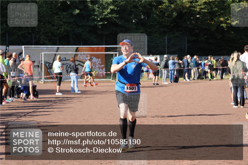 27.09.2026 - 35. Volkslauf durch das schöne Alstertal Strokosch-Dieckow http://msf.ph/oto/10585190 27.09.2026 11:47:49 Ziel 1479, 1501 meine-sportfotos.de