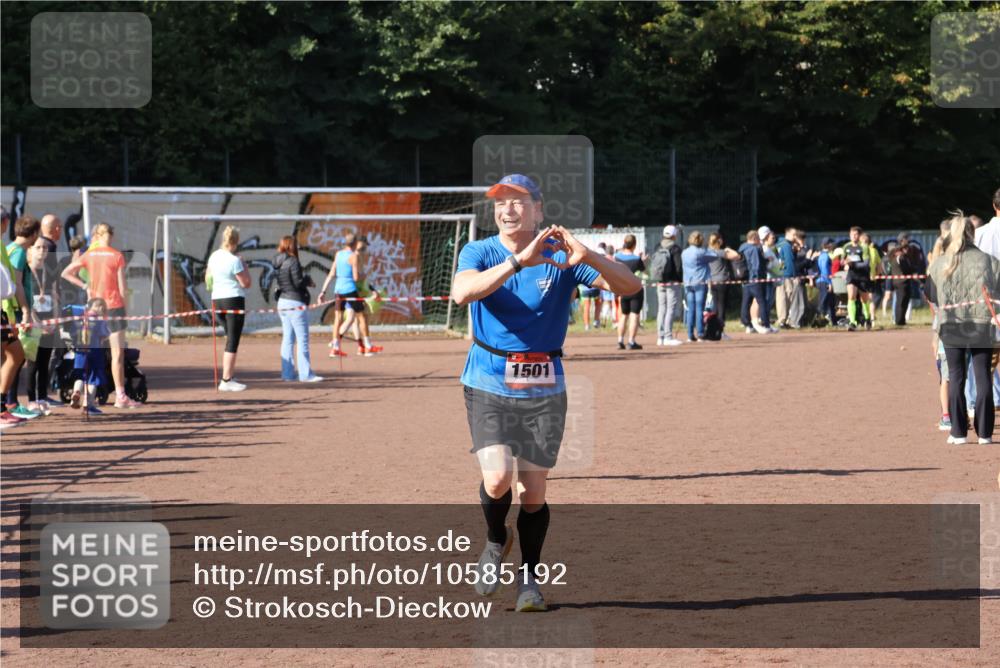 27.09.2026 - 35. Volkslauf durch das schöne Alstertal Strokosch-Dieckow http://msf.ph/oto/10585192 27.09.2026 11:47:49 Ziel 1479, 1501 meine-sportfotos.de