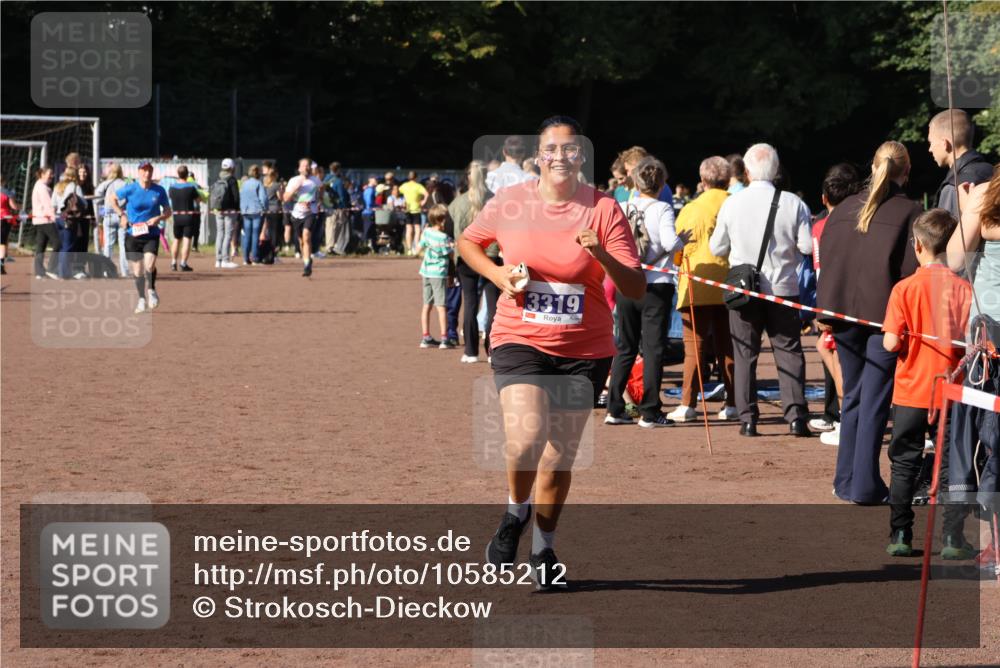 27.09.2026 - 35. Volkslauf durch das schöne Alstertal Strokosch-Dieckow http://msf.ph/oto/10585212 27.09.2026 11:47:42 Ziel 1501, 3319 meine-sportfotos.de
