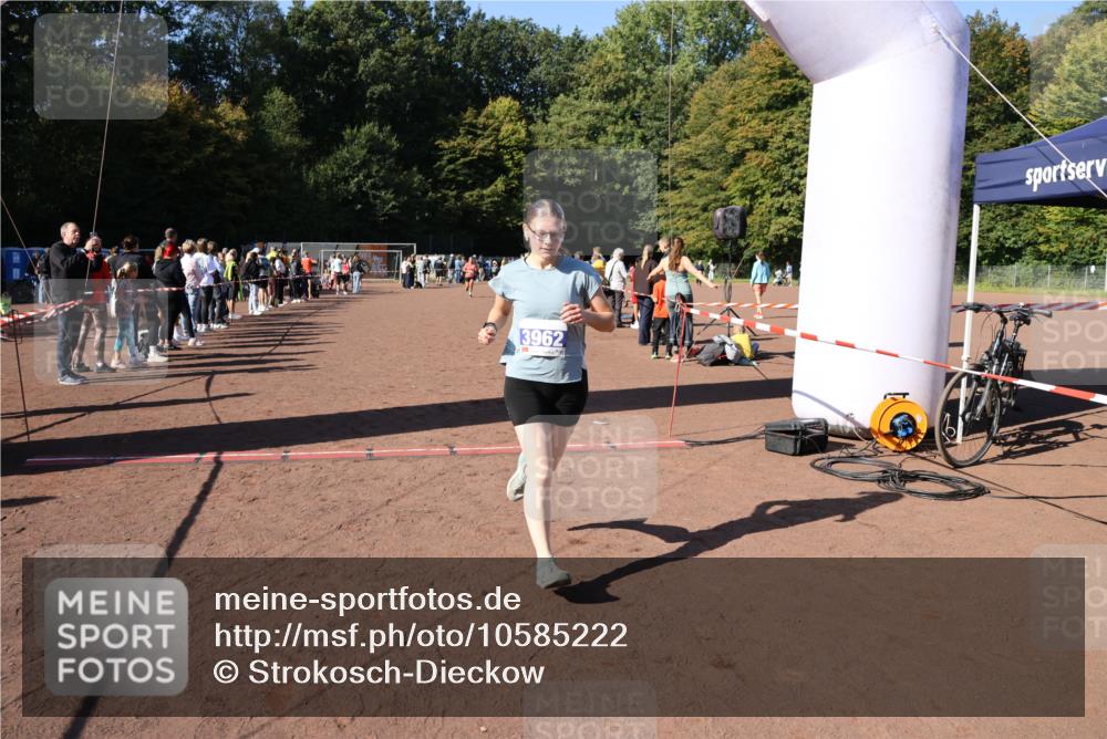 27.09.2026 - 35. Volkslauf durch das schöne Alstertal Strokosch-Dieckow http://msf.ph/oto/10585222 27.09.2026 11:47:34 Ziel 3962 meine-sportfotos.de