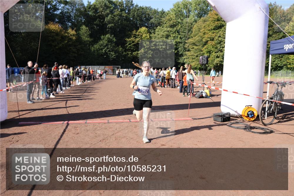 27.09.2026 - 35. Volkslauf durch das schöne Alstertal Strokosch-Dieckow http://msf.ph/oto/10585231 27.09.2026 11:47:34 Ziel 3962 meine-sportfotos.de