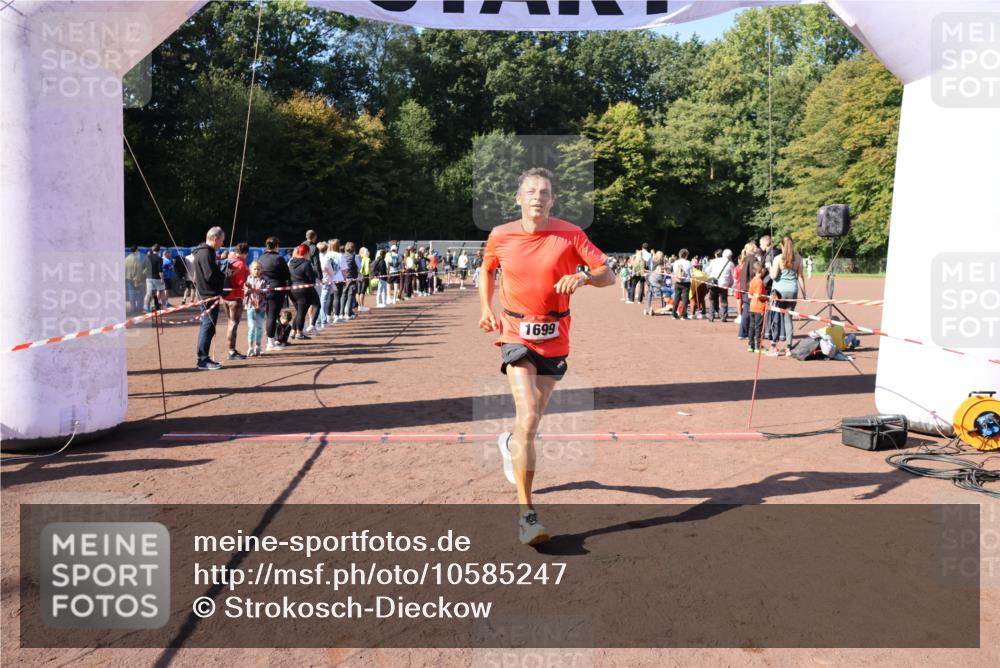 27.09.2026 - 35. Volkslauf durch das schöne Alstertal Strokosch-Dieckow http://msf.ph/oto/10585247 27.09.2026 11:47:20 Ziel 1699 meine-sportfotos.de