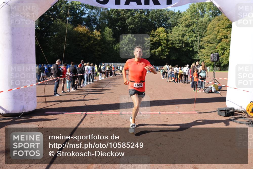 27.09.2026 - 35. Volkslauf durch das schöne Alstertal Strokosch-Dieckow http://msf.ph/oto/10585249 27.09.2026 11:47:20 Ziel 1699 meine-sportfotos.de