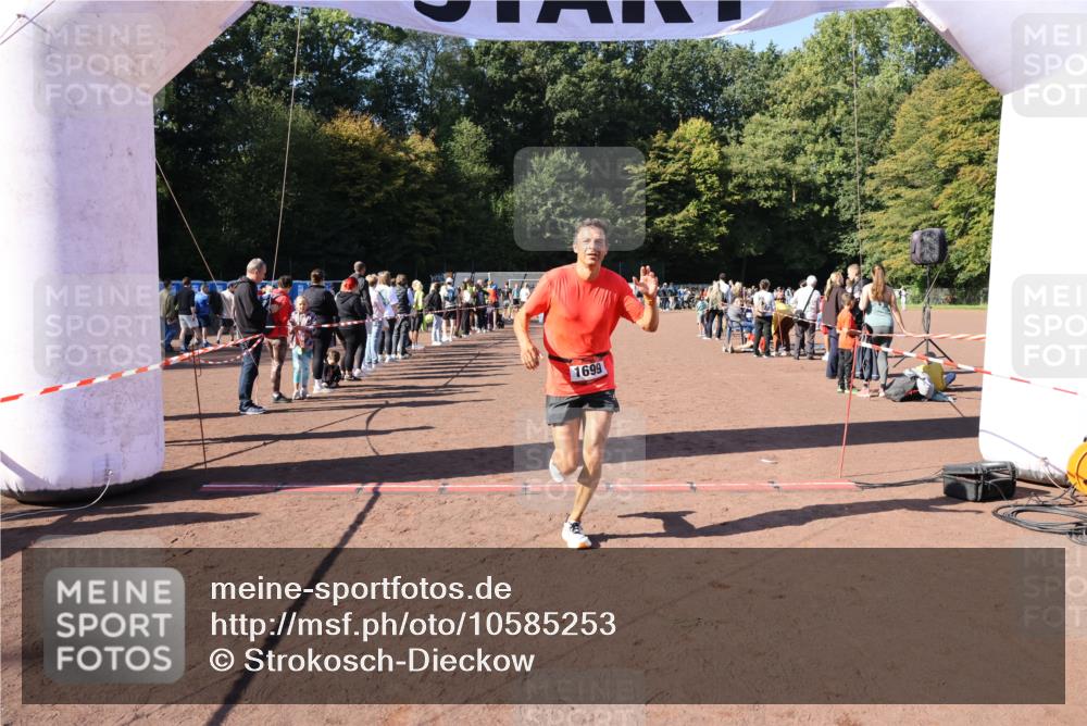 27.09.2026 - 35. Volkslauf durch das schöne Alstertal Strokosch-Dieckow http://msf.ph/oto/10585253 27.09.2026 11:47:20 Ziel 1699 meine-sportfotos.de
