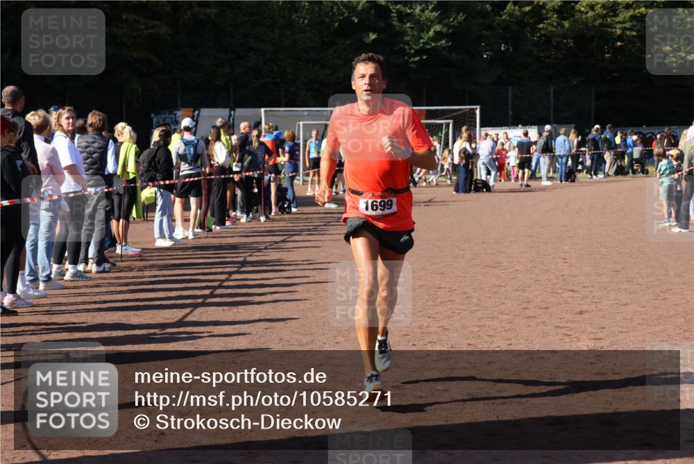 27.09.2026 - 35. Volkslauf durch das schöne Alstertal Strokosch-Dieckow http://msf.ph/oto/10585271 27.09.2026 11:47:19 Ziel 1511, 1699 meine-sportfotos.de