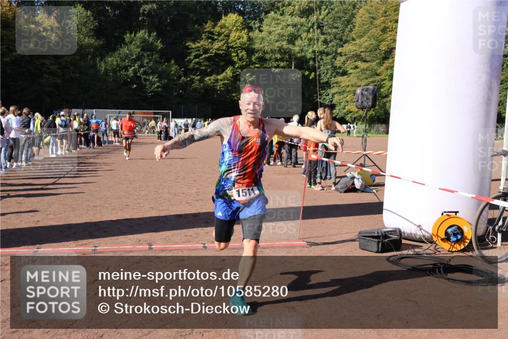 27.09.2026 - 35. Volkslauf durch das schöne Alstertal Strokosch-Dieckow http://msf.ph/oto/10585280 27.09.2026 11:47:15 Ziel 1473, 1511, 1699, 2101, 3392 meine-sportfotos.de