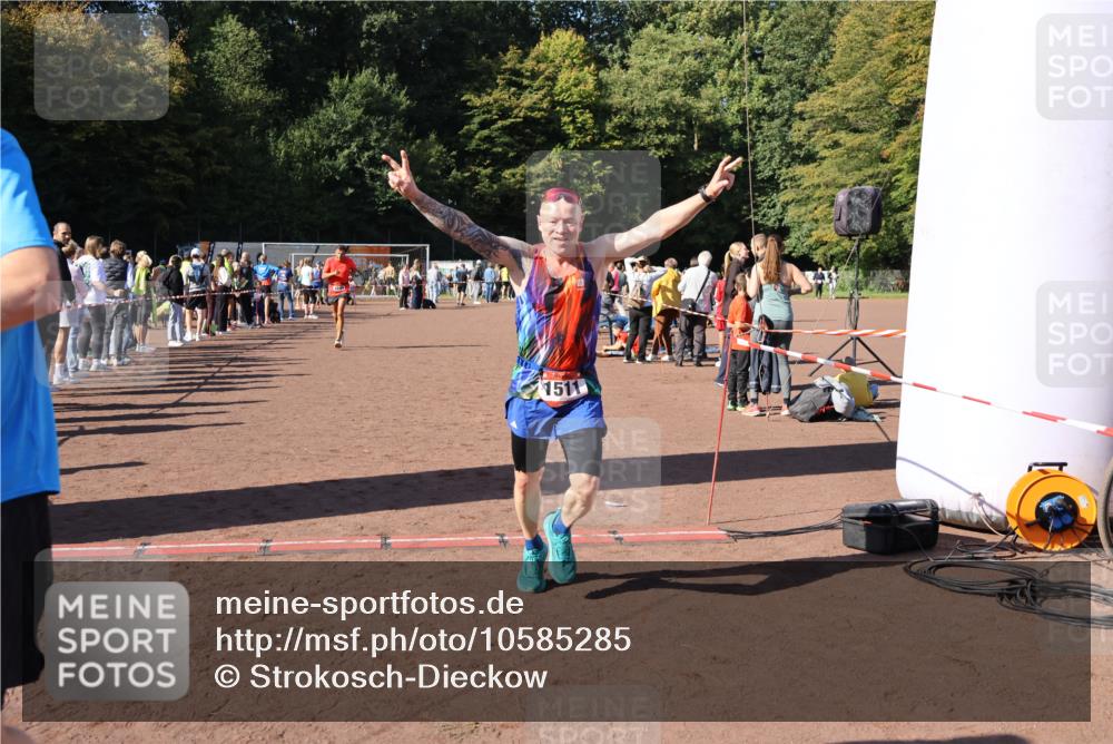 27.09.2026 - 35. Volkslauf durch das schöne Alstertal Strokosch-Dieckow http://msf.ph/oto/10585285 27.09.2026 11:47:15 Ziel 1473, 1511, 1699, 2101, 3392 meine-sportfotos.de