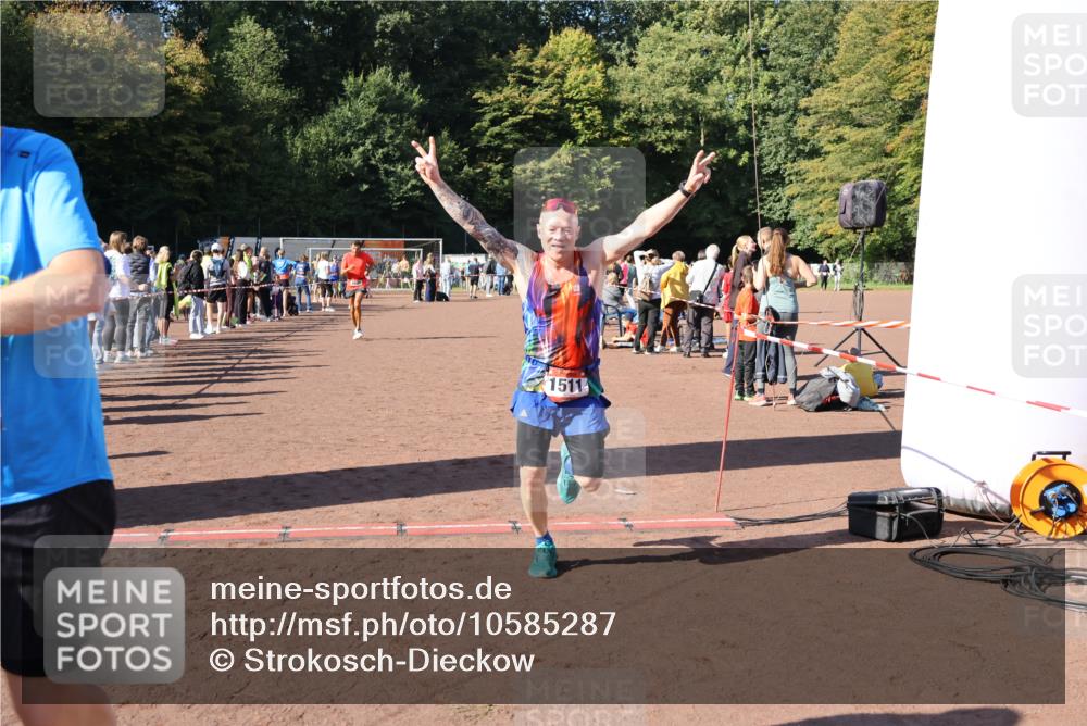 27.09.2026 - 35. Volkslauf durch das schöne Alstertal Strokosch-Dieckow http://msf.ph/oto/10585287 27.09.2026 11:47:15 Ziel 1473, 1511, 1699, 2101, 3392 meine-sportfotos.de