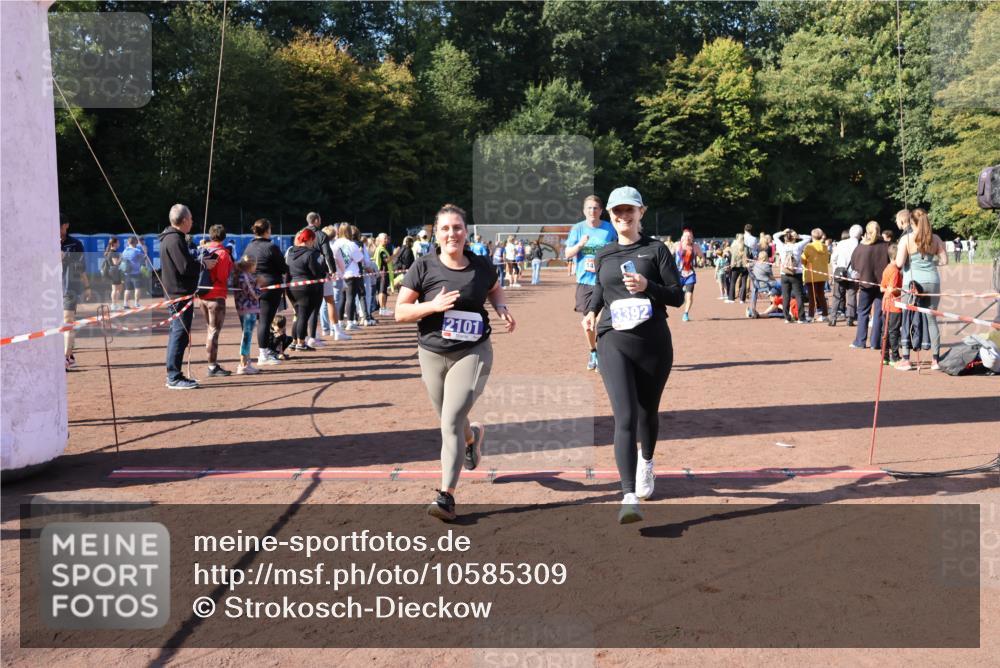 27.09.2026 - 35. Volkslauf durch das schöne Alstertal Strokosch-Dieckow http://msf.ph/oto/10585309 27.09.2026 11:47:12 Ziel 1473, 1511, 1699, 2101, 3392 meine-sportfotos.de