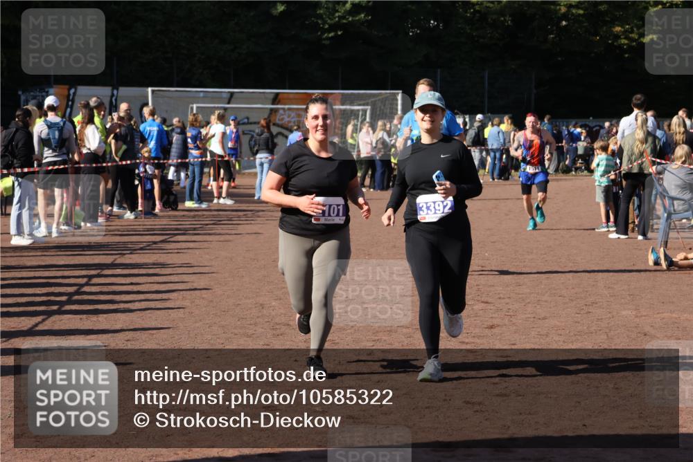 27.09.2026 - 35. Volkslauf durch das schöne Alstertal Strokosch-Dieckow http://msf.ph/oto/10585322 27.09.2026 11:47:10 Ziel 1010, 1473, 1511, 2101, 3392 meine-sportfotos.de