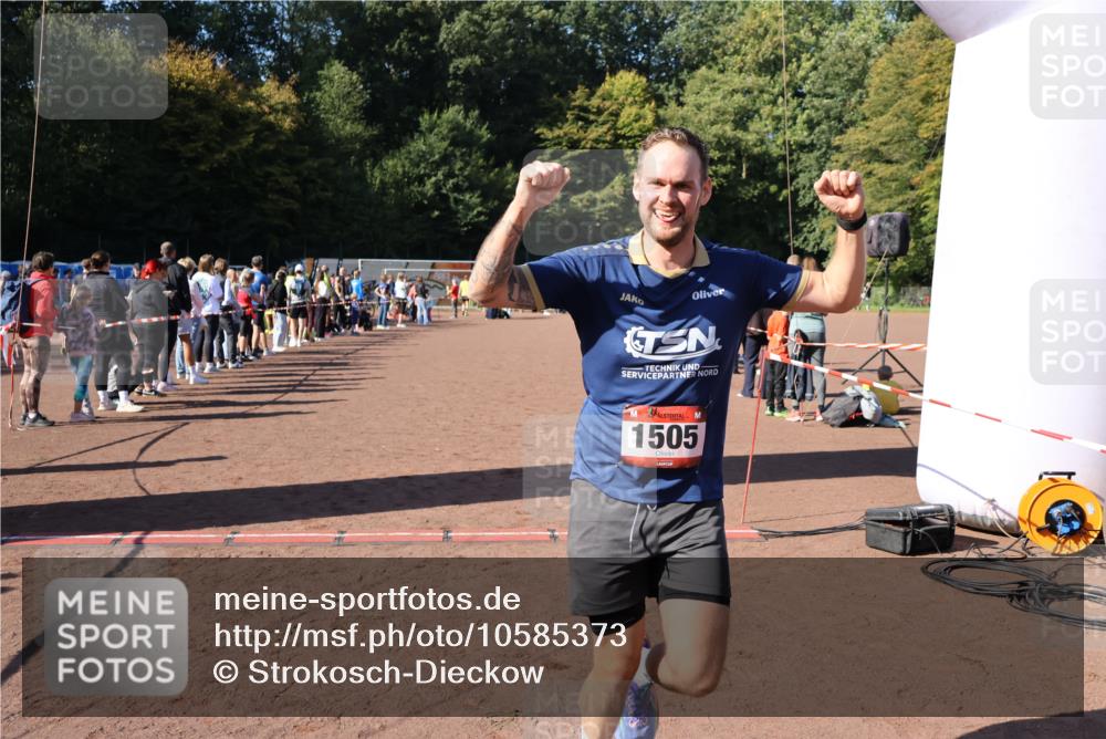 27.09.2026 - 35. Volkslauf durch das schöne Alstertal Strokosch-Dieckow http://msf.ph/oto/10585373 27.09.2026 11:46:53 Ziel 1505, 1734 meine-sportfotos.de