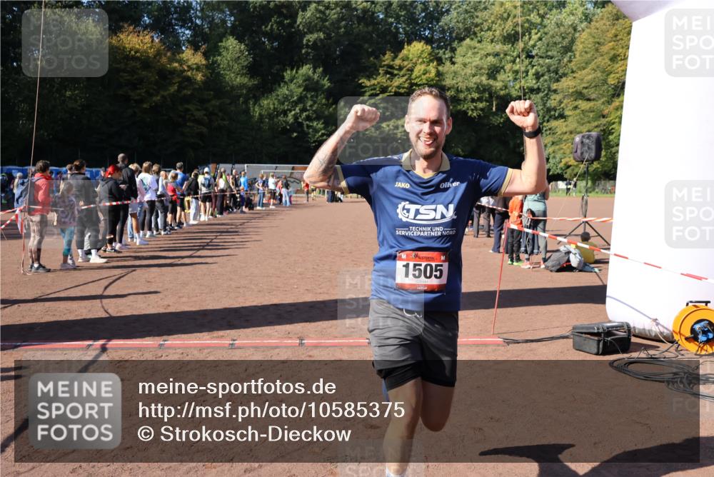27.09.2026 - 35. Volkslauf durch das schöne Alstertal Strokosch-Dieckow http://msf.ph/oto/10585375 27.09.2026 11:46:53 Ziel 1505, 1734 meine-sportfotos.de