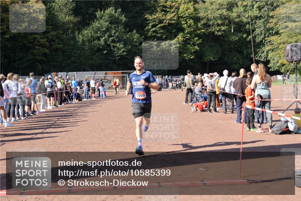 27.09.2026 - 35. Volkslauf durch das schöne Alstertal Strokosch-Dieckow http://msf.ph/oto/10585399 27.09.2026 11:46:52 Ziel 1505, 1734 meine-sportfotos.de