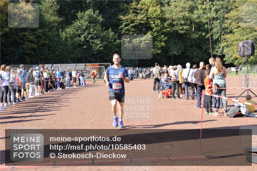 27.09.2026 - 35. Volkslauf durch das schöne Alstertal Strokosch-Dieckow http://msf.ph/oto/10585403 27.09.2026 11:46:51 Ziel 1505, 1734 meine-sportfotos.de