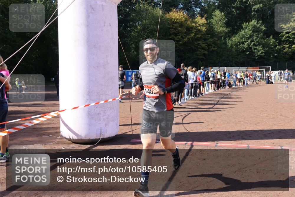 27.09.2026 - 35. Volkslauf durch das schöne Alstertal Strokosch-Dieckow http://msf.ph/oto/10585405 27.09.2026 11:46:45 Ziel 1485, 1505, 3161 meine-sportfotos.de
