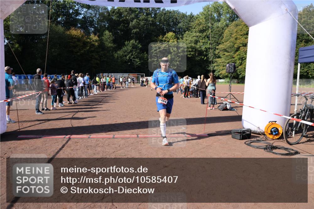 27.09.2026 - 35. Volkslauf durch das schöne Alstertal Strokosch-Dieckow http://msf.ph/oto/10585407 27.09.2026 11:49:10 Ziel 1484, 1503, 2982 meine-sportfotos.de