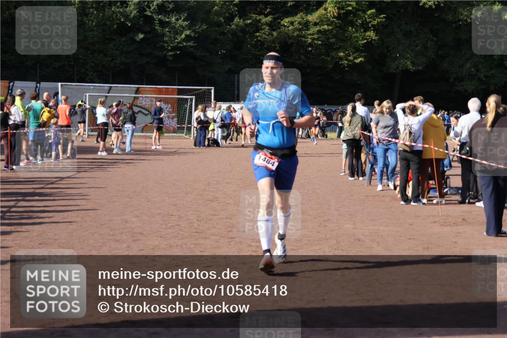 27.09.2026 - 35. Volkslauf durch das schöne Alstertal Strokosch-Dieckow http://msf.ph/oto/10585418 27.09.2026 11:49:08 Ziel 1484, 2982 meine-sportfotos.de