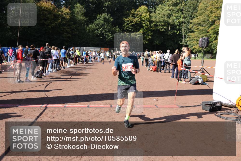 27.09.2026 - 35. Volkslauf durch das schöne Alstertal Strokosch-Dieckow http://msf.ph/oto/10585509 27.09.2026 11:46:25 Ziel 2395 meine-sportfotos.de