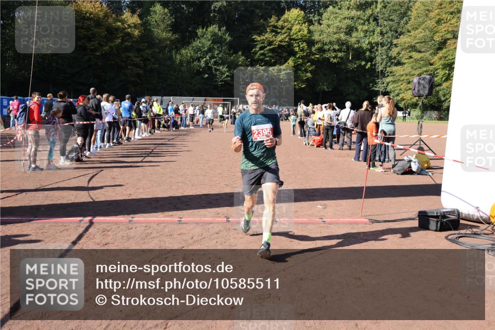 27.09.2026 - 35. Volkslauf durch das schöne Alstertal Strokosch-Dieckow http://msf.ph/oto/10585511 27.09.2026 11:46:25 Ziel 2395 meine-sportfotos.de