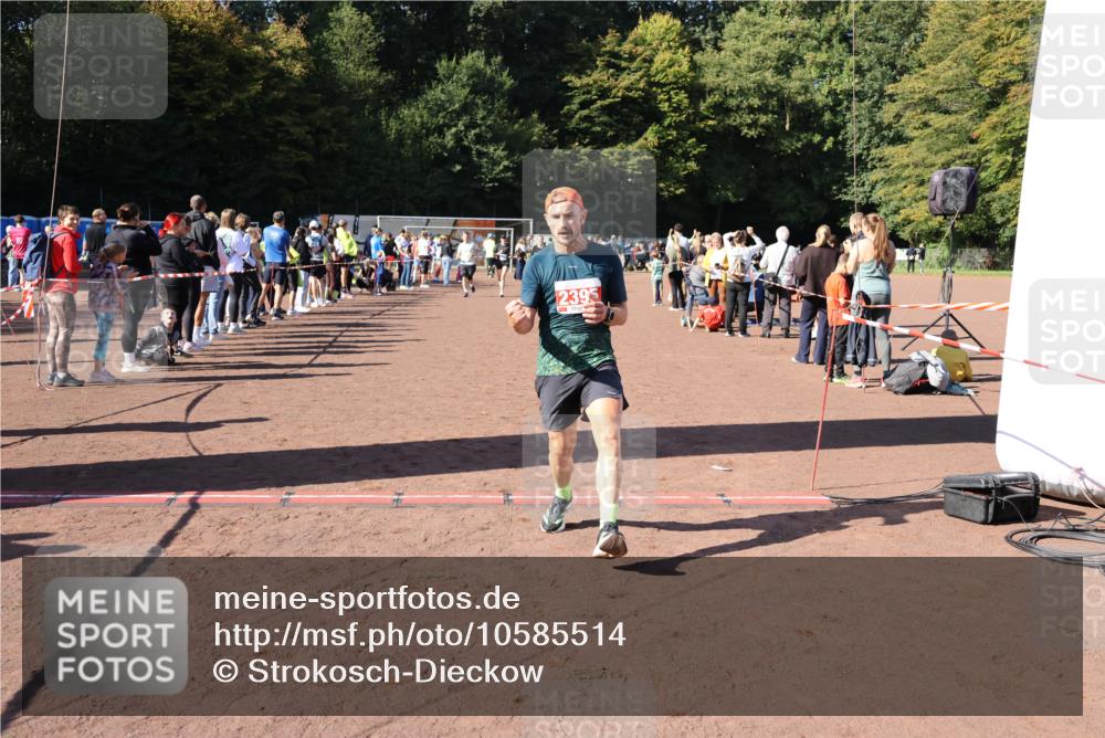 27.09.2026 - 35. Volkslauf durch das schöne Alstertal Strokosch-Dieckow http://msf.ph/oto/10585514 27.09.2026 11:46:25 Ziel 2395 meine-sportfotos.de