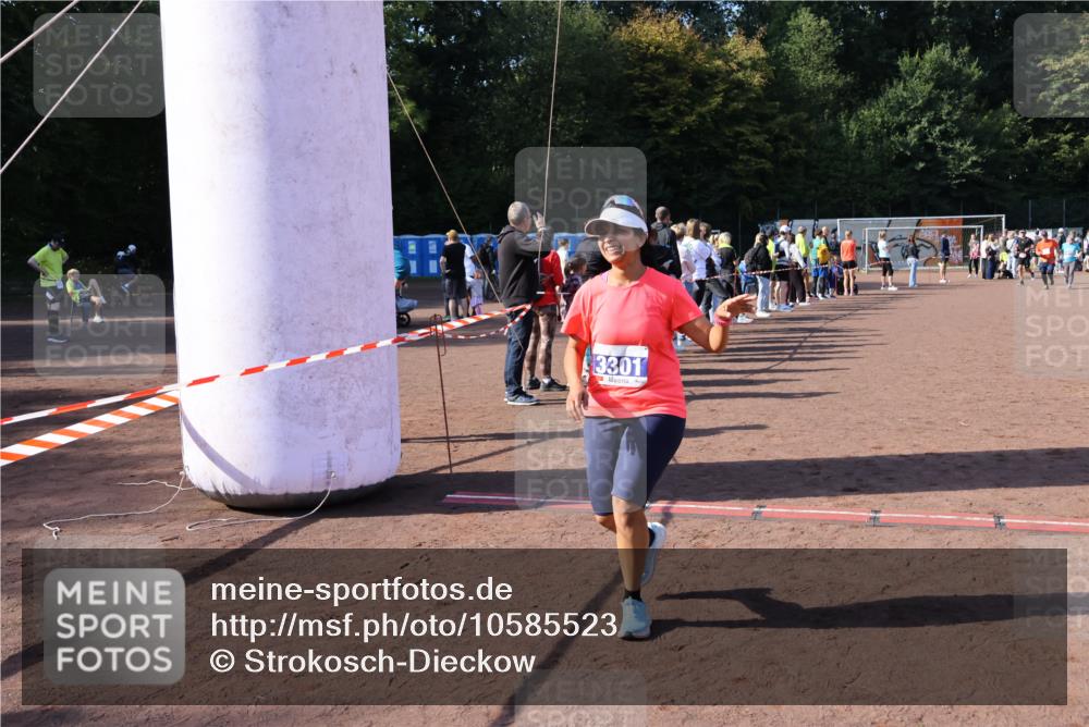 27.09.2026 - 35. Volkslauf durch das schöne Alstertal Strokosch-Dieckow http://msf.ph/oto/10585523 27.09.2026 11:48:47 Ziel 1483, 3301 meine-sportfotos.de