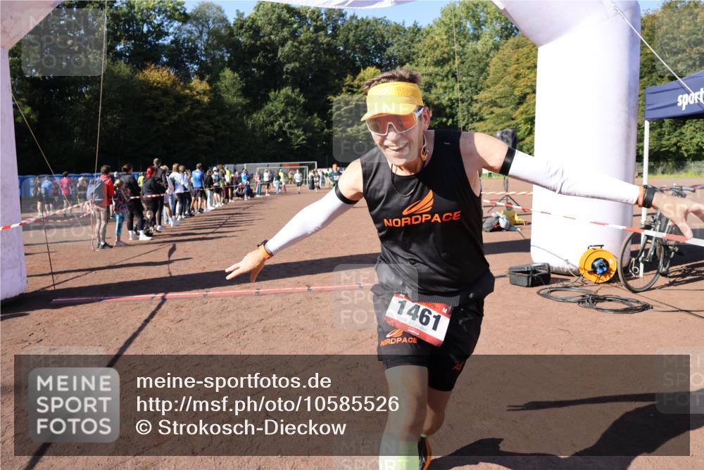 27.09.2026 - 35. Volkslauf durch das schöne Alstertal Strokosch-Dieckow http://msf.ph/oto/10585526 27.09.2026 11:46:22 Ziel 1461, 2395 meine-sportfotos.de