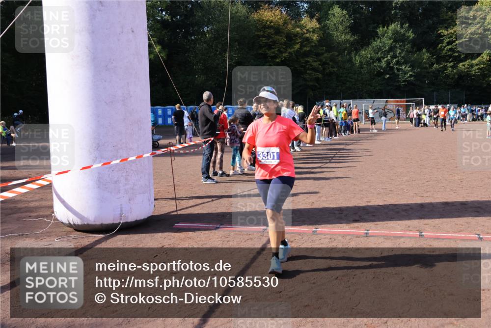 27.09.2026 - 35. Volkslauf durch das schöne Alstertal Strokosch-Dieckow http://msf.ph/oto/10585530 27.09.2026 11:48:47 Ziel 1483, 3301 meine-sportfotos.de