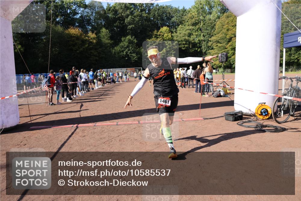 27.09.2026 - 35. Volkslauf durch das schöne Alstertal Strokosch-Dieckow http://msf.ph/oto/10585537 27.09.2026 11:46:21 Ziel 1461, 2395 meine-sportfotos.de