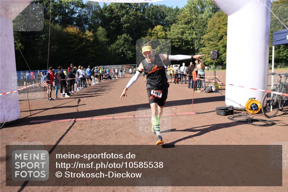 27.09.2026 - 35. Volkslauf durch das schöne Alstertal Strokosch-Dieckow http://msf.ph/oto/10585538 27.09.2026 11:46:21 Ziel 1461, 2395 meine-sportfotos.de