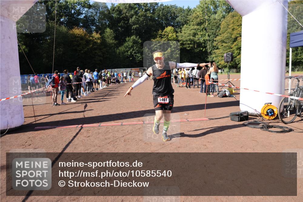 27.09.2026 - 35. Volkslauf durch das schöne Alstertal Strokosch-Dieckow http://msf.ph/oto/10585540 27.09.2026 11:46:21 Ziel 1461, 2395 meine-sportfotos.de