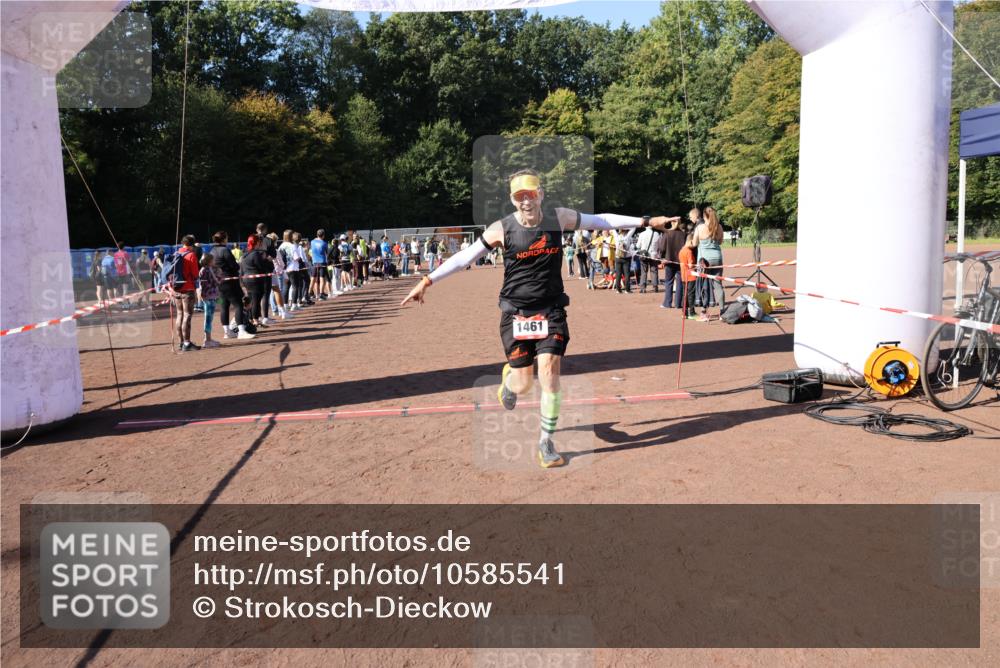27.09.2026 - 35. Volkslauf durch das schöne Alstertal Strokosch-Dieckow http://msf.ph/oto/10585541 27.09.2026 11:46:21 Ziel 1461, 2395 meine-sportfotos.de