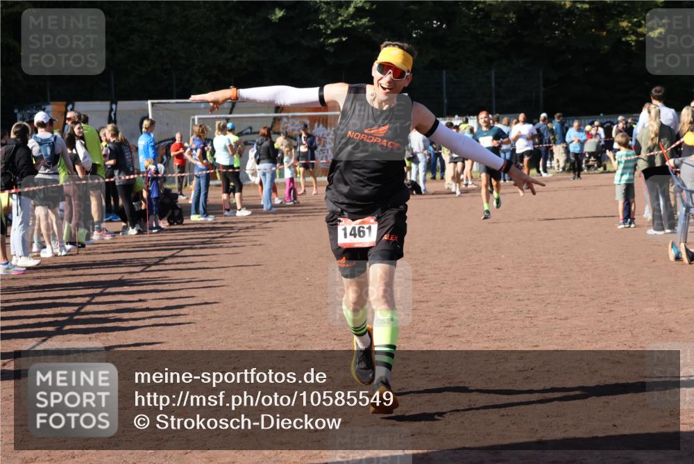 27.09.2026 - 35. Volkslauf durch das schöne Alstertal Strokosch-Dieckow http://msf.ph/oto/10585549 27.09.2026 11:46:20 Ziel 1461, 2395 meine-sportfotos.de