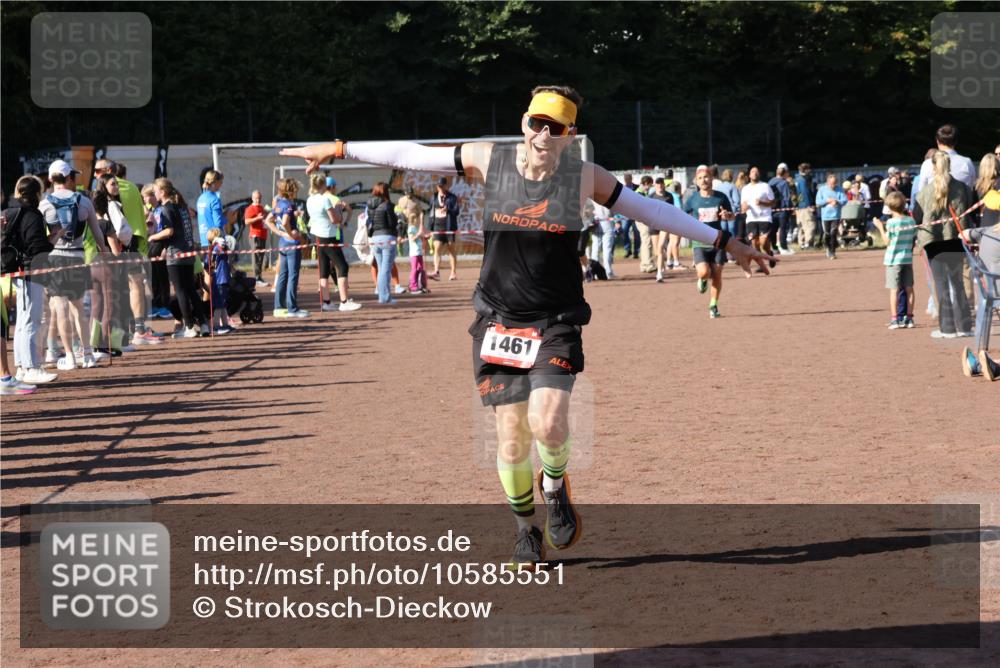 27.09.2026 - 35. Volkslauf durch das schöne Alstertal Strokosch-Dieckow http://msf.ph/oto/10585551 27.09.2026 11:46:20 Ziel 1461, 2395 meine-sportfotos.de