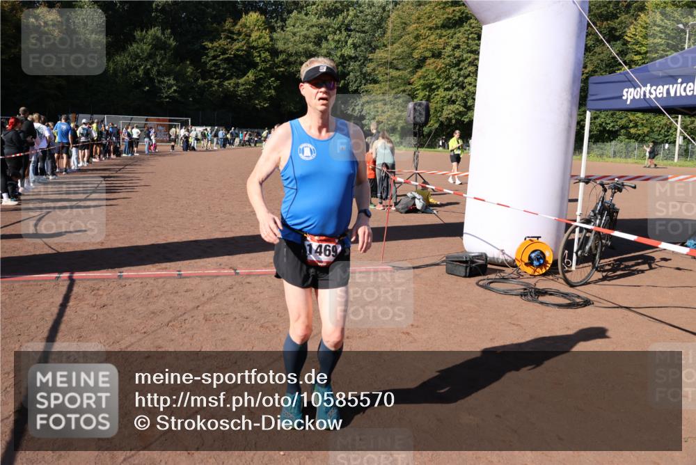 27.09.2026 - 35. Volkslauf durch das schöne Alstertal Strokosch-Dieckow http://msf.ph/oto/10585570 27.09.2026 11:45:59 Ziel 1469, 2171 meine-sportfotos.de