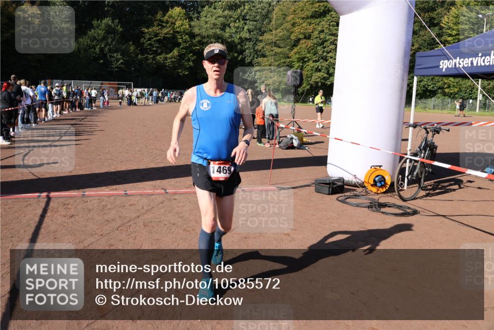 27.09.2026 - 35. Volkslauf durch das schöne Alstertal Strokosch-Dieckow http://msf.ph/oto/10585572 27.09.2026 11:45:59 Ziel 1469, 2171 meine-sportfotos.de