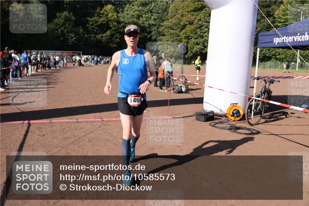 27.09.2026 - 35. Volkslauf durch das schöne Alstertal Strokosch-Dieckow http://msf.ph/oto/10585573 27.09.2026 11:45:59 Ziel 1469, 2171 meine-sportfotos.de