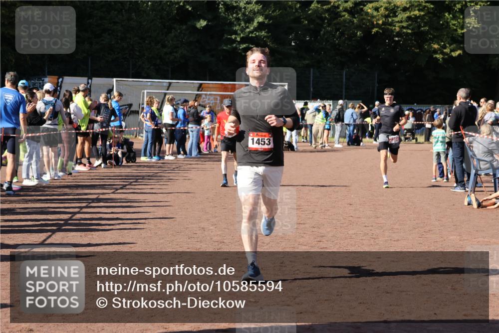27.09.2026 - 35. Volkslauf durch das schöne Alstertal Strokosch-Dieckow http://msf.ph/oto/10585594 27.09.2026 11:45:46 Ziel 1453, 2384 meine-sportfotos.de