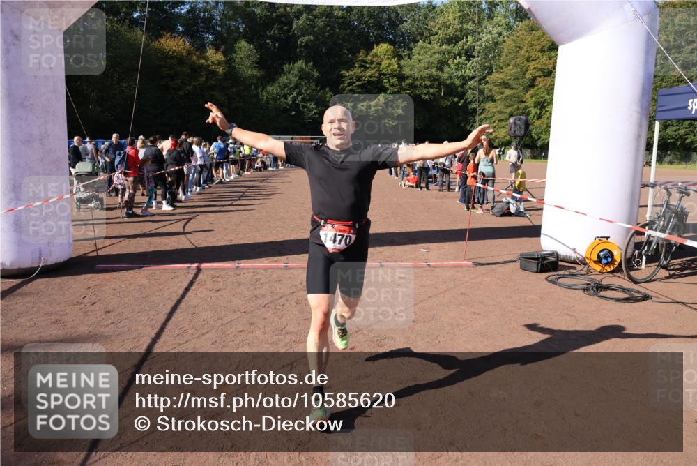27.09.2026 - 35. Volkslauf durch das schöne Alstertal Strokosch-Dieckow http://msf.ph/oto/10585620 27.09.2026 11:45:18 Ziel 1470, 3066, 3076, 3137, 3197, 3199 meine-sportfotos.de