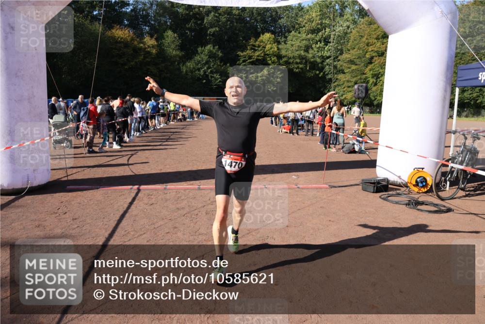 27.09.2026 - 35. Volkslauf durch das schöne Alstertal Strokosch-Dieckow http://msf.ph/oto/10585621 27.09.2026 11:45:18 Ziel 1470, 3066, 3076, 3137, 3197, 3199 meine-sportfotos.de