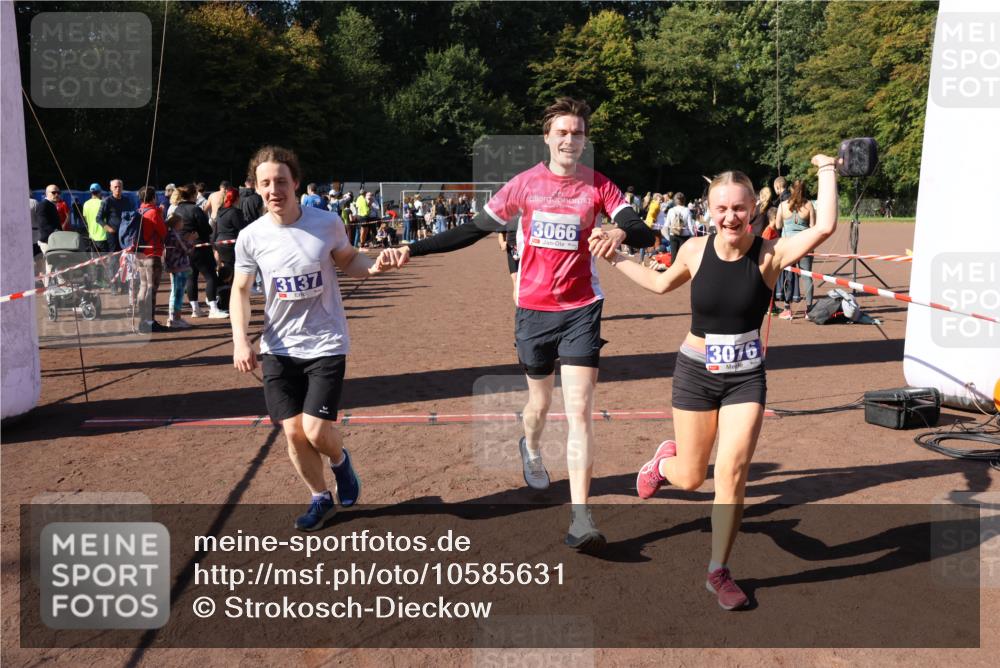 27.09.2026 - 35. Volkslauf durch das schöne Alstertal Strokosch-Dieckow http://msf.ph/oto/10585631 27.09.2026 11:45:15 Ziel 1470, 3066, 3076, 3124, 3137, 3283, 3284 meine-sportfotos.de